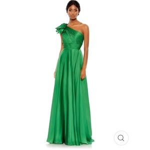 NWT Mac Duggal Pleated One Shoulder Chiffon Gown